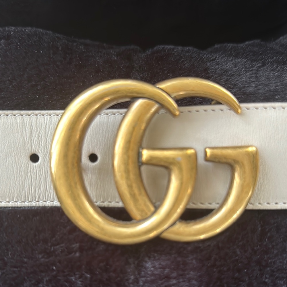 Gucci Cream Leather Belt with Gold Buckle. This belt is 🔥like new. - Picture 2 of 6